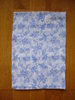 Echarpe foulard imprimé toile de Jouy blanc et bleu en gaze de coton