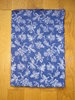Echarpe foulard imprimé toile de Jouy bleu marine et blanc en gaze de coton