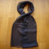 Longue écharpe imprimée de petits pois blancs sur fond noir en mousseline de soie MARC ROZIER
