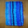 Echarpe foulard rayé dominante bleue en mousseline de soie seersucker MARC ROZIER