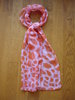 Echarpe imprimée girafe en mousseline de soie MARC ROZIER rose pâle et orange